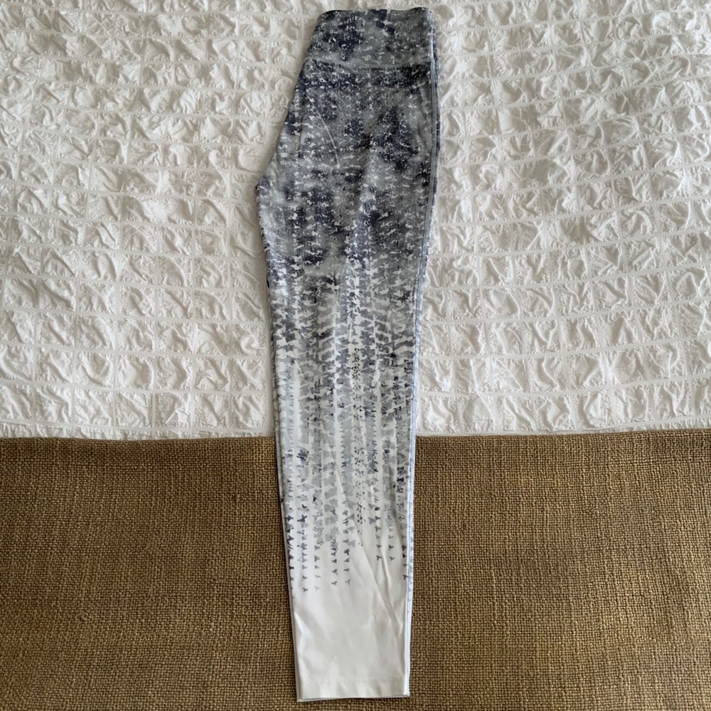 Calvin Klein Large - image 6